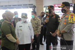 Bupati Situbondo pantau langsung hari pertama pelaksanaan PPKM darurat