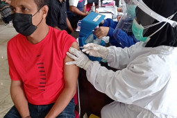 DPRD Maluku imbau warga ikuti vaksinasi COVID-19, terapkan Prokes