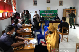 Wabup tinjau serbuan vaksinasi COVID-19 TNI di Suwawa Selatan