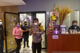 Terciduk, polisi Jakarta temukan restoran langgar PPKM Darurat