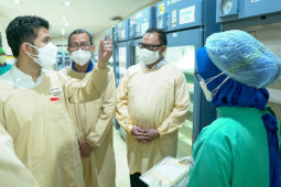 Wagub Emil Dardak ajak masyarakat donor plasma konvalesen