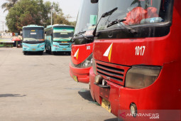 Dishub Karawang hentikan sementara layanan uji kir kendaraan
