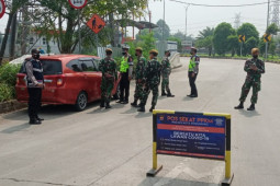 Petugas gabungan putar balik 480 kendaraan menuju Tangerang