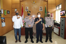Kapolres Langkat silaturahmi pada Ketua PN Stabat