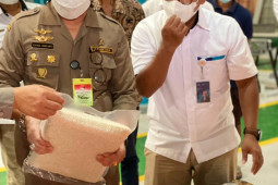 SYL ajak ASN TNI dan Polri konsumsi beras premium Bulog