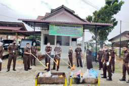 Kejari Abdya musnahkan barang bukti dari 19 perkara pidana