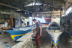 Nelayan Simeulue mulai gunakan perahu fiber