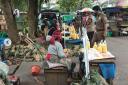 Gede Ingatkan Satpol PP Optimalisasi Patroli Pemberlakuan PPKM