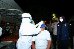 Satgas COVID-19 Banyuwangi tes antigen warga tak bermasker