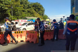 Polda Jatim: Penutupan arah masuk Surabaya di Bundaran Waru bertujuan kurangi mobilitas warga