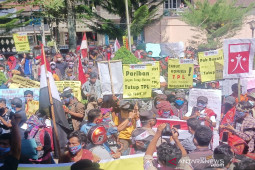Ratusan massa desak ijin konsesi TPL ditutup, ini tanggapan Direktur Jandres