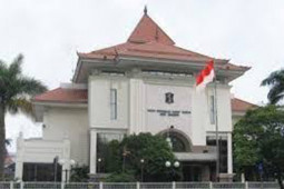 Kegiatan kedewanan di DPRD Kota Surabaya berjalan meski WHF 100 persen