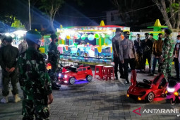 Pemkab Pamekasan matikan penerangan jalan umum di lokasi berkumpul warga