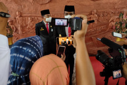 Pj gubernur Kalsel minta perketat Prokes