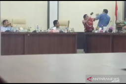Ribut dana CSR, anggota DPRD Labuhanbatu Selatan adu fisik