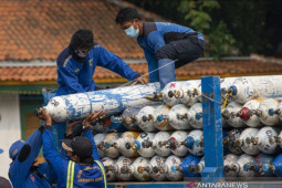 Masyarakat Jatim sulit peroleh tabung oksigen dengan harga normal