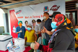 Wawali Richard Sualang apresiasi warga ikut vaksin