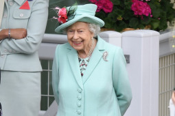 Ratu Elizabeth doakan timnas Inggris