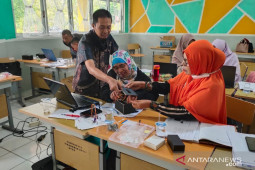 Guru fisika di Bener Meriah dilatih buat alat peraga robotik