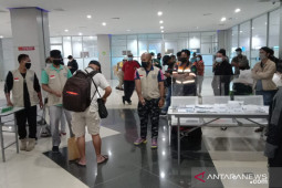 Puluhan penumpang tiba di Bandara kota Sorong tanpa dokumen lengkap