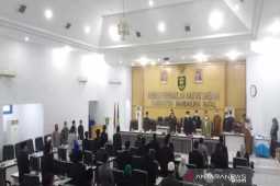 Penyampaian nota pengantar pertanggung jawaban pelaksanaan APBD Madina dijadwal ulang