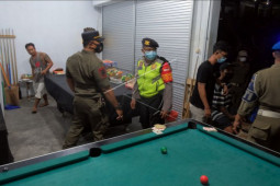 Sidak kerumunan di Canggu