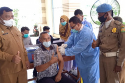 Sekda minta masyarakat vaksinasi di Puskesmas