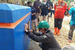 Bupati Gorontalo resmikan jembatan Dusun Diata