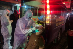 Delapan warga jalani tes COVID-19 di pos penyekatan di Aceh Besar