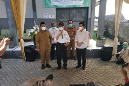 Menko PMK imbau masyarakat sedekah tabung oksigen