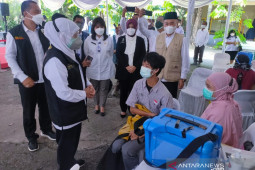 Pemprov Jatim menyisir wilayah yang alami kendala laksanakan vaksinasi