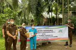 Kejaksaan Negeri Langkat Cabang Pangkalan Brandan bagi sembako