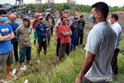 Polres Pangkalpinang amankan 18 penambang timah ilegal di Kolong Koboy