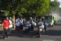 Pemkot Denpasar semprotkan eco enzyme guna atasi COVID-19