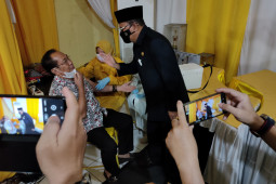 Golkar Kalsel laksanakan vaksinasi massal COVID-19