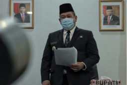 Lantik Kades, Bupati: Mari bersama memberi sumbangan pemikiran untuk desa
