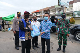 Pontianak salurkan beras bagi warga terdampak PPKM Darurat