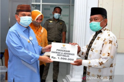 Baznas Gorontalo salurkan insentif untuk para mubaligh