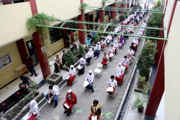 Vaksinasi pelajar SMP digelar serentak di 28 sekolah di Kota Surabaya