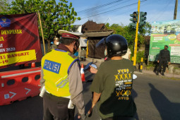 PPKM Darurat, Tim Yustisi Denpasar putar balik 396 kendaraan