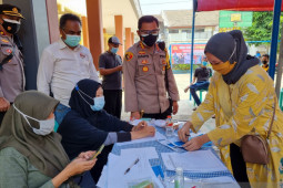 Polresta Bogor Kota lanjutkan vaksinasi COVID-19 keliling di RT zona merah