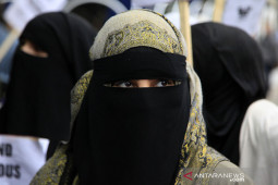 Pakai niqab di ruang publik Kazakhstan akan kena denda Rp1,3 juta
