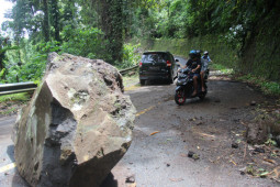 Warga Ternate diminta waspadai bencana tanah longsor, begini peringatannya