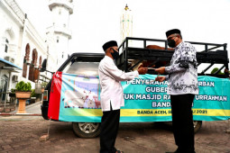 Gubernur Aceh serahkan kurban seberat 700 kilogram