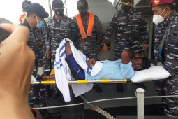 Tim SAR Gabungan evakuasi tujuh nelayan korban kapal tenggelam di perairan Kalbar