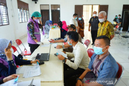 Bupati Asahan pantau vaksinasi tenaga  pendidik