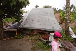Puluhan rumah dan fasilitas umum di Sergai rusak  diterjang angin