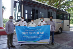 PT Donggi-Senoro LNG kembali sumbang bus sekolah ke Pemkab Banggai