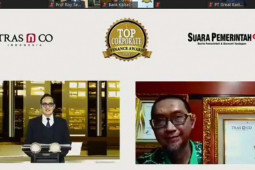 Bank Kalsel memperoleh penghargaan Top Corporate Finance