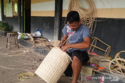 "Galery Kerajinan Tangan" upaya untuk menggali potensi Desa Piantus